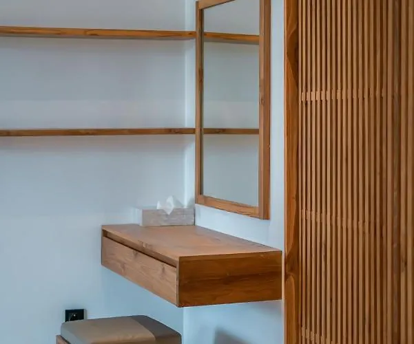 Delight - Brand New 5br In Canggu (Bali)