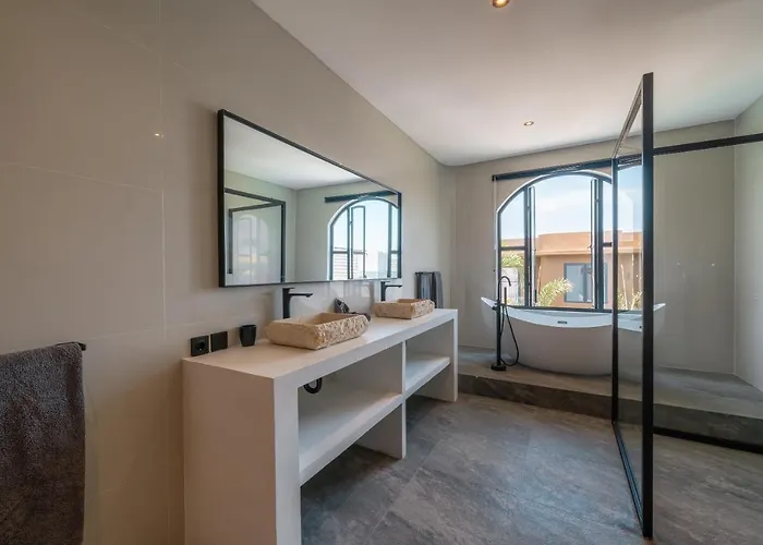 Delight - Brand New 5br In Villa