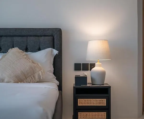Delight - Brand New 5br In Villa *