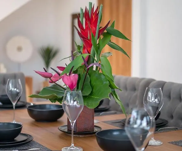 Villa Delight - Brand New 5br In